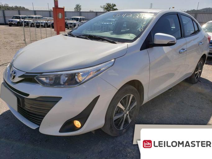 TOYOTA YARIS SEDAN 19/19