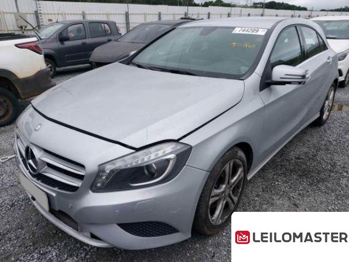 MERCEDES BENZ A 200 15/15