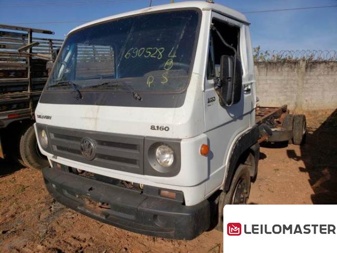 VOLKSWAGEN DELIVERY 8.160 15/15